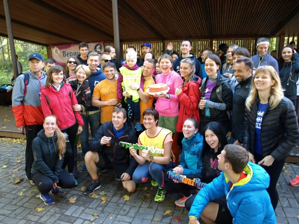 Движению parkrun уже 12 лет. Так отмечали его день рождения в Кузьминках вместе с Томом Уильямсом.