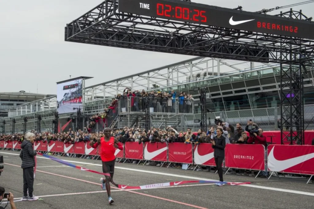 BREAKING2. 2:00:25