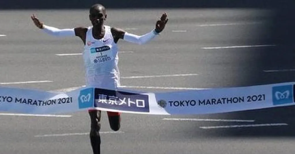 Tokyo Marathon 2022. Элиуд Кипчоге - победитель и новый рекордсмен трассы