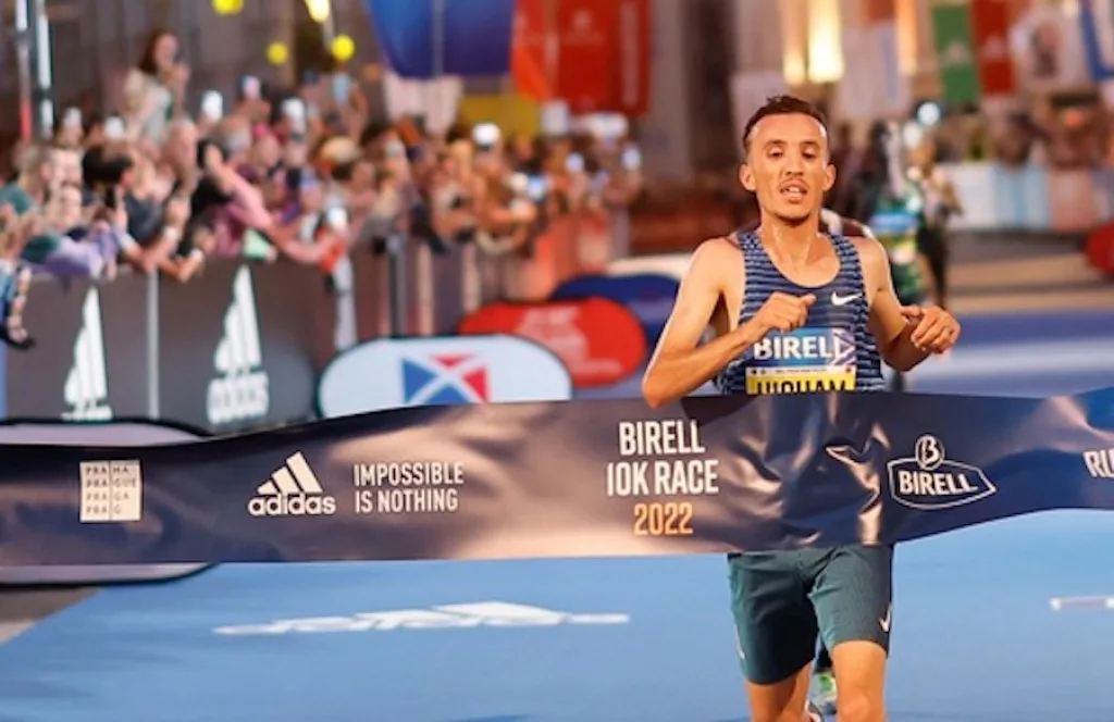 Захватывающий финиш! Победителем Birell Prague Grand Prix 2022 стал Хишам Амгар, мировой рекордсмен лишь восьмой