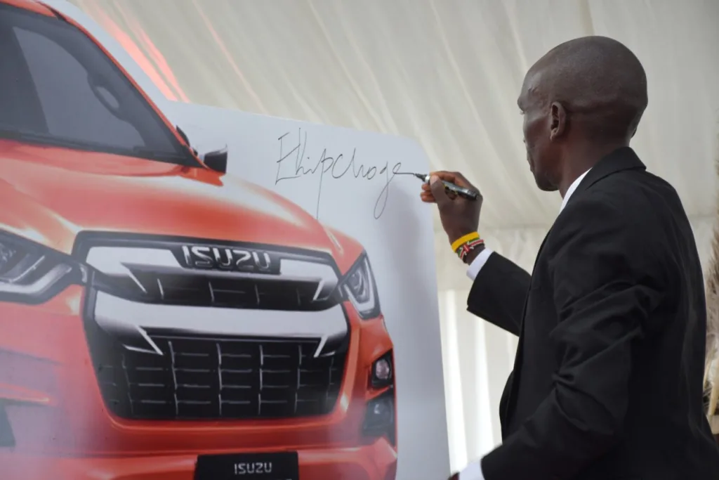 Японский автопроизводитель Isuzu выпустил специальную ограниченную серию D-Max «Элиуд Кипчоге 1:59»
