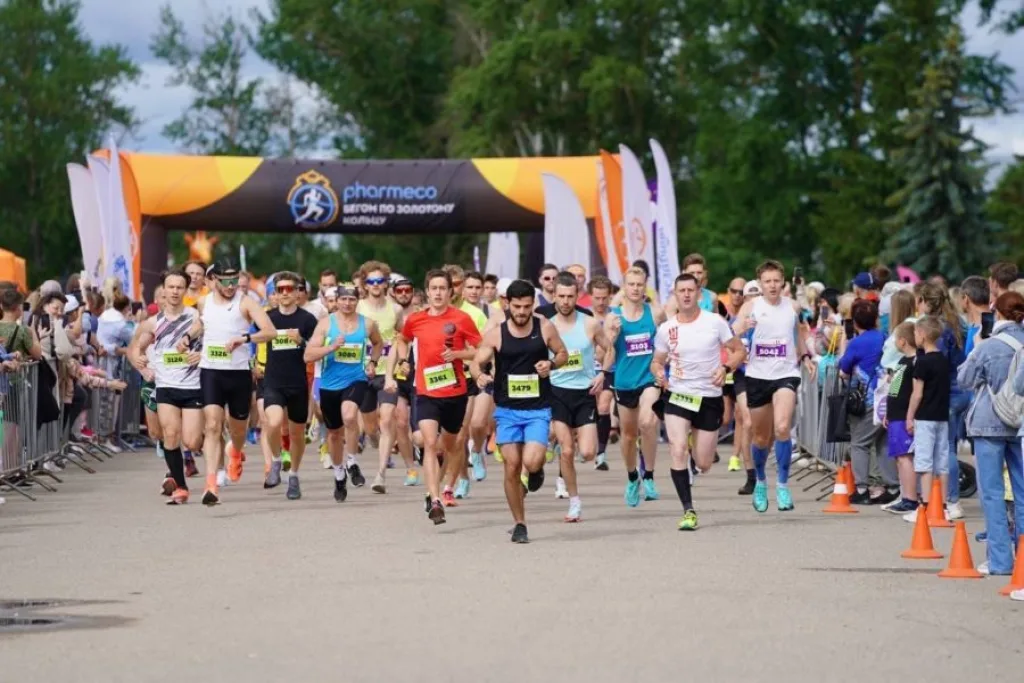 Чемпионат по бегу среди корпоративных команд в рамках "Бегом по Золотому кольцу" 2022: какой коллектив оказался самым спортивным?