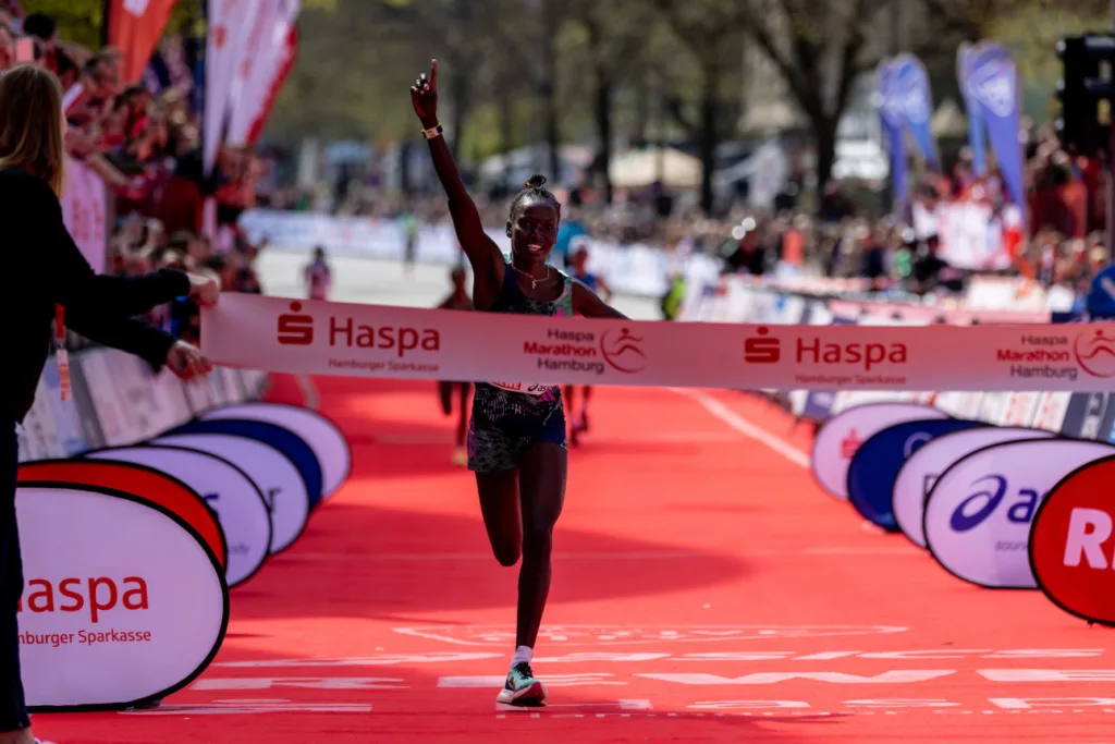 Dorcas Tuitoek KEN 2:20:09 Haspa Marathon Hamburg on April 23
