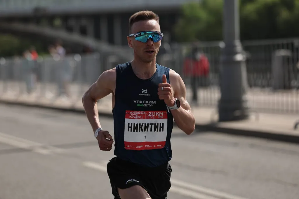 Московский полумарафон 2023. Победитель Владимир Никитин.