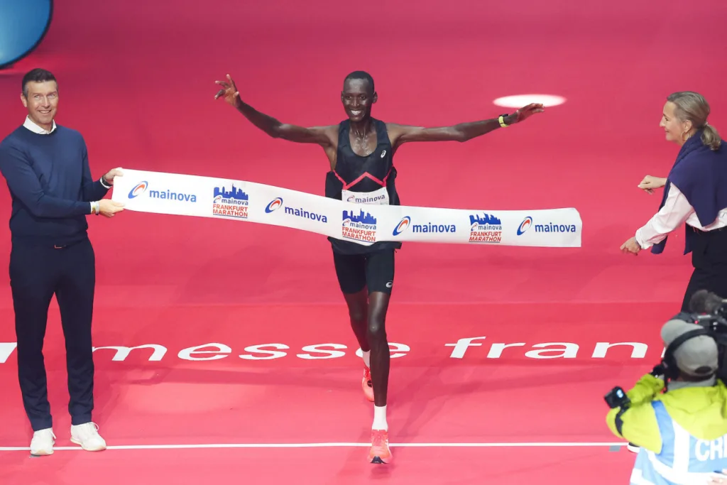 Brimin Misoi Кения 2:04:53, Франкфуртский марафон 2023