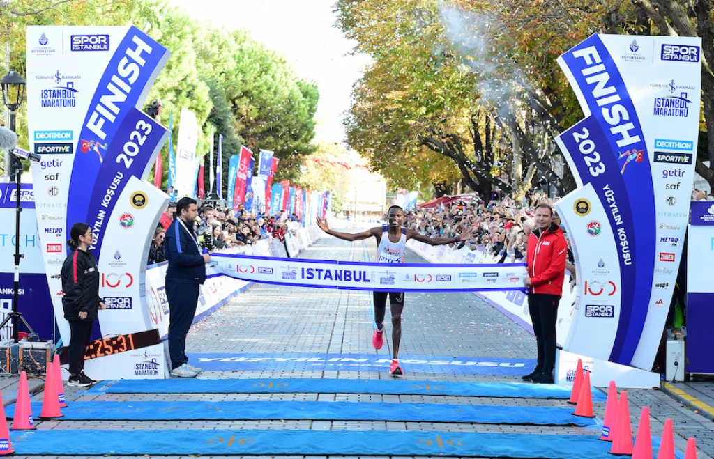 Стамбульский марафон - Istanbul Marathon 2023. Победитель Panuel Mkungo (Кения) 2:10:35