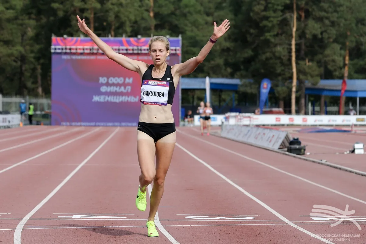 Чемпионат России 2023 Победительница на дистанции 10000 метров Анна Викулова