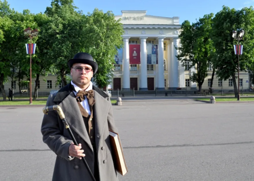 ВДОЛЬ ПО ПИТЕРУ ИЛИ БЕГ В БОЛЬШОМ ГОРОДЕ