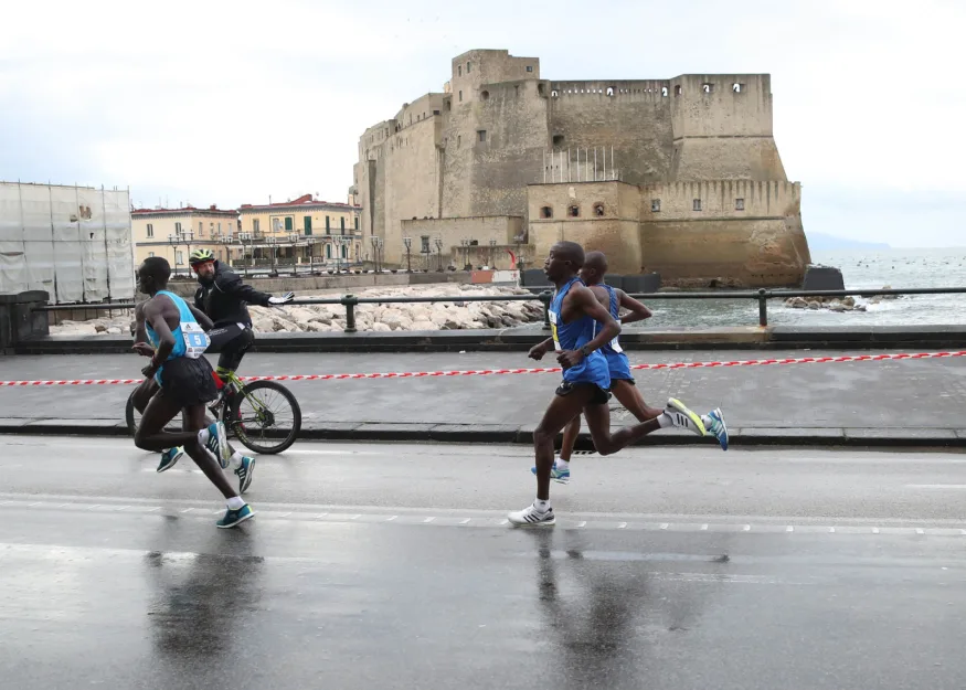 ПОБЕДИТЕЛЕМ NAPOLI CITY HALF MARATHON СТАЛ КЕНИЕЦ АБЕЛЬ КИПЧУМБА