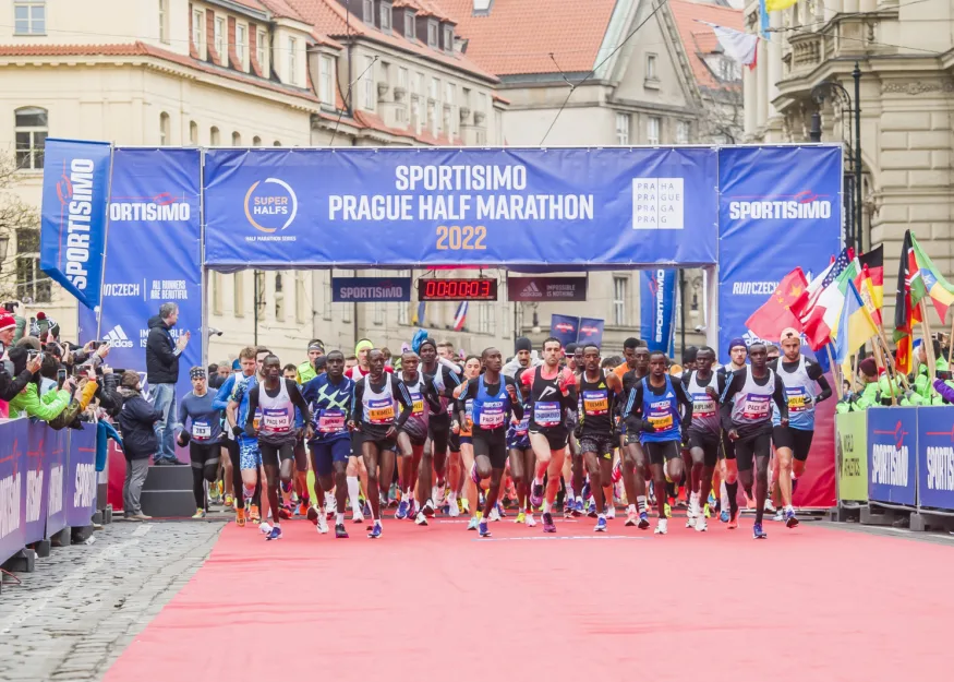 Весна в Праге начинается с полумарафона RunCzech. Обзор элиты