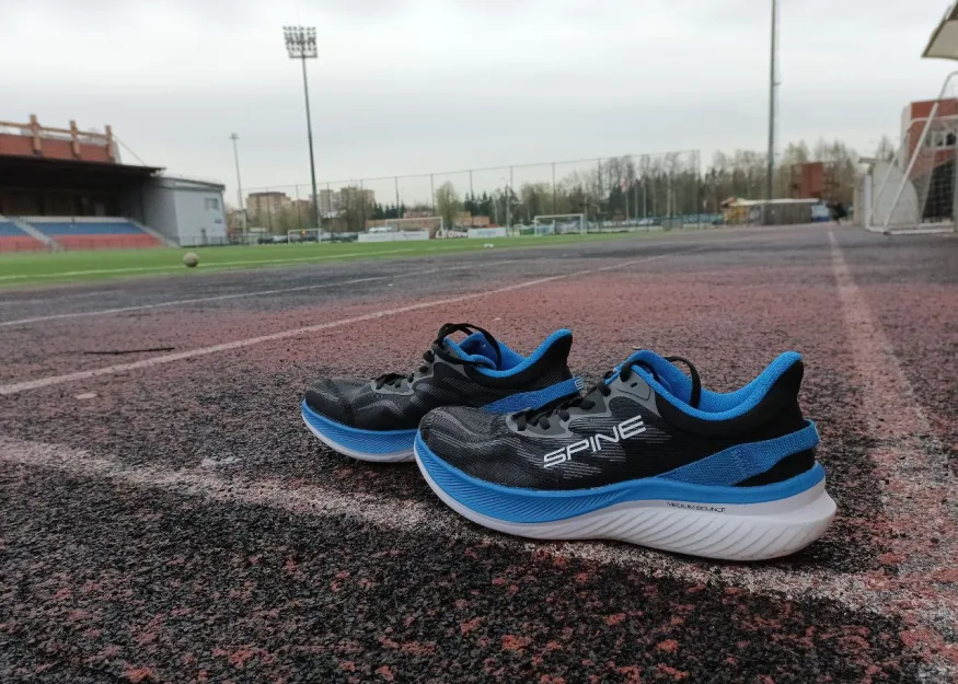 Spine Corsa. Обзор кроссовок